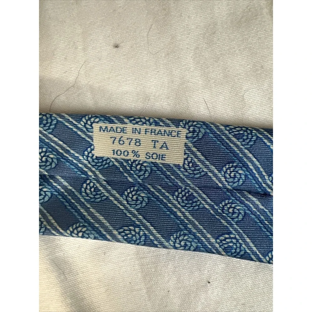 Hermes Blue & White Silk Tie. 3”, 58” Long - Picture 8 of 9